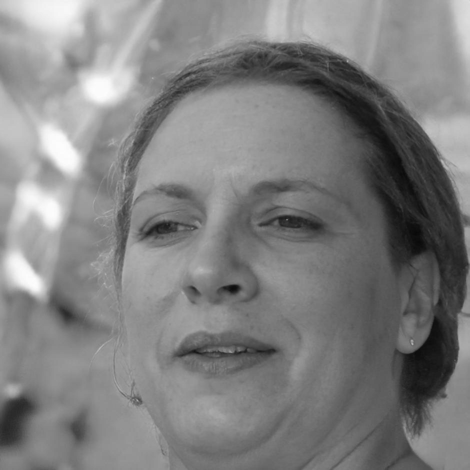 Portrait de Léonie Moreau, spécialiste en stratégie financière