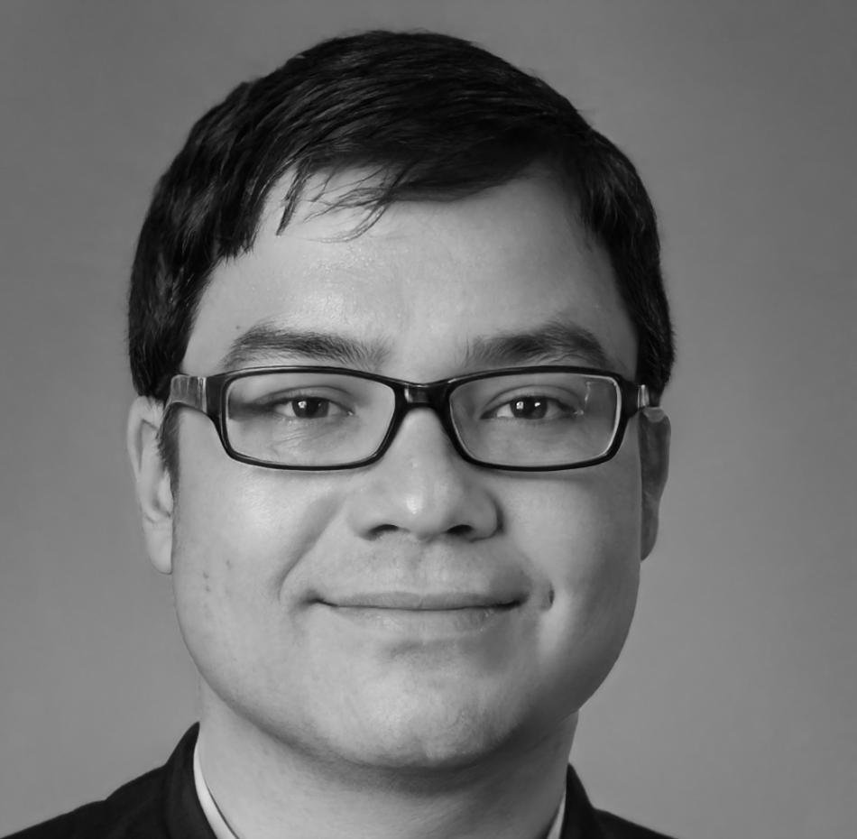 Portrait de Maxence Delacroix, expert en analyse financière